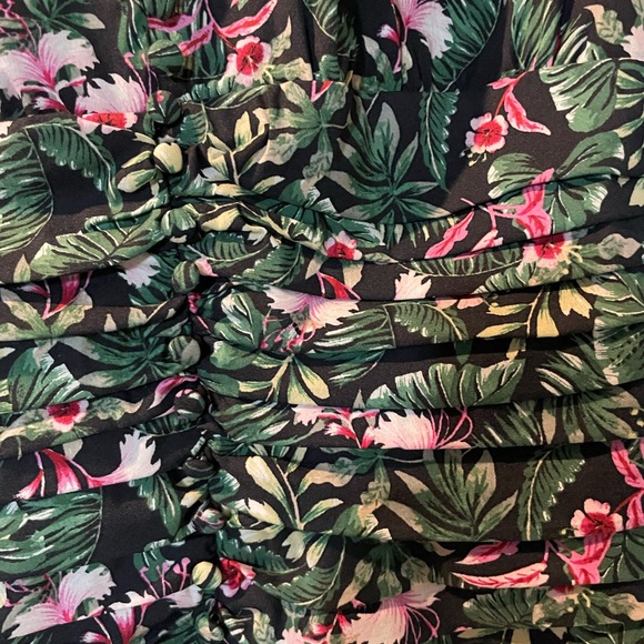 Fitted jungle print blouse from WHBM, size 2. - Picture 6 of 6